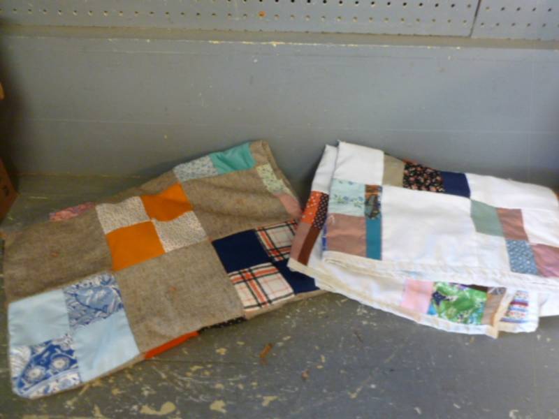lot 266 image: Vintage Quilt