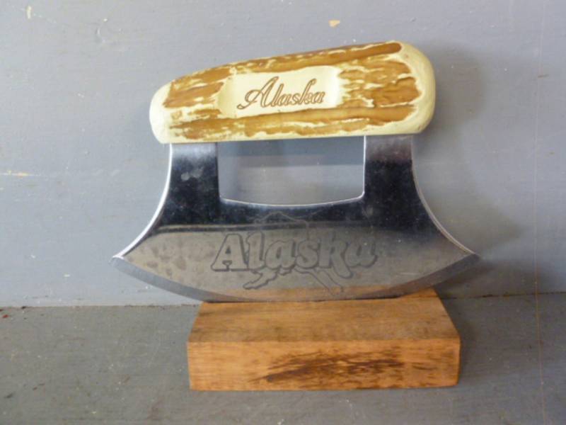 lot 277 image: Ula Knife