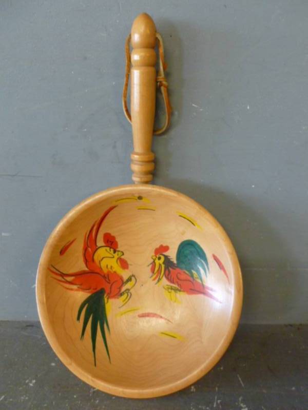 lot 298 image: Vintage Wooden Bowl