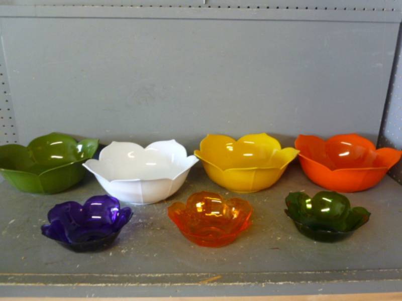 lot 304 image: Bowl Set