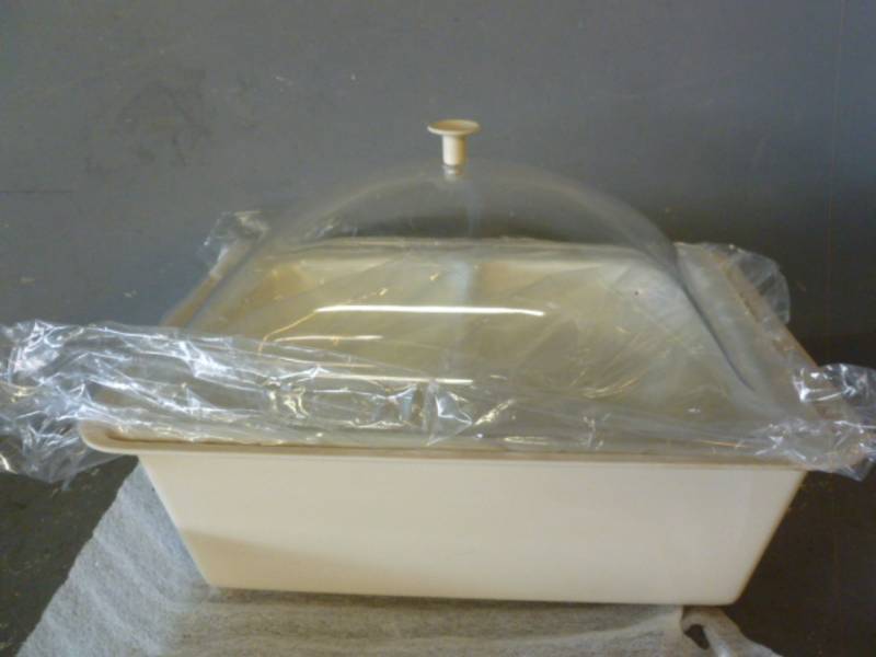 lot 305 image: New Food Server