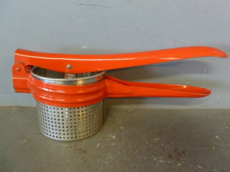 lot 334 image: Vintage Ricer