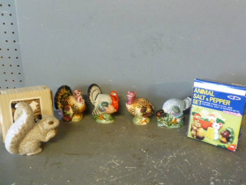 lot 359 image: Salt & Pepper Shaker Sets