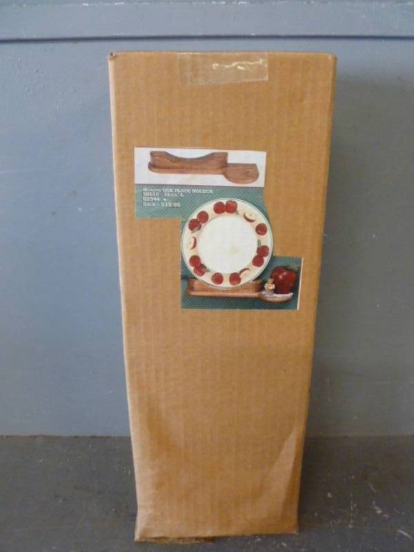 lot 368 image: New Shelf