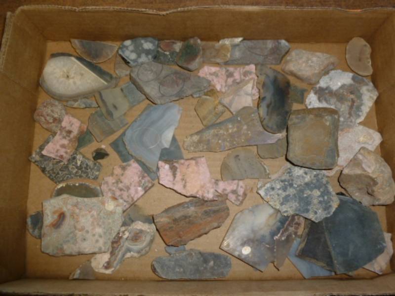 lot 382 image: Collector Rocks