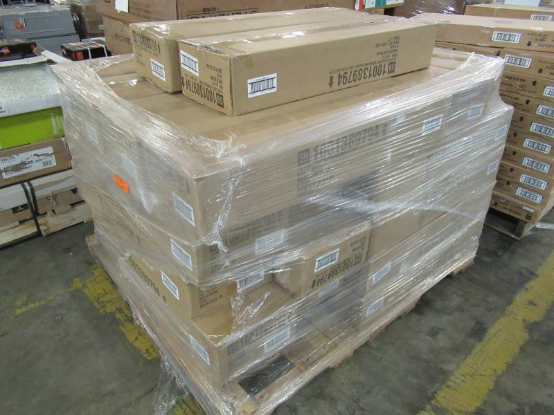lot 141 image: WHOLESALE PALLET of 32 Cases of White 1 in. Light Filtering Vinyl Blinds - 27 in. W x 64 in. L, 20150503 (6 BlindsCase) New in Box