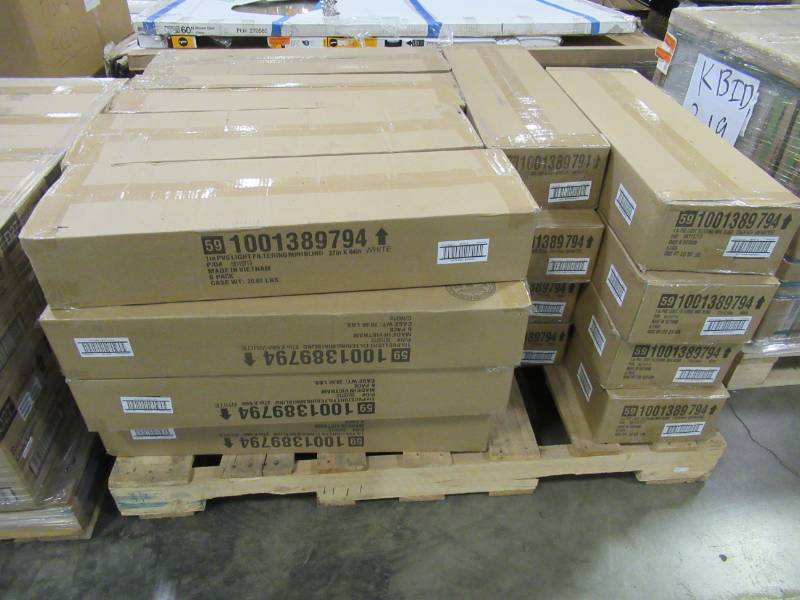 lot 142 image: WHOLESALE PALLET of 24 Cases of White 1 in. Light Filtering Vinyl Blinds - 27 in. W x 64 in. L, 20150503 (6 BlindsCase) New in Box
