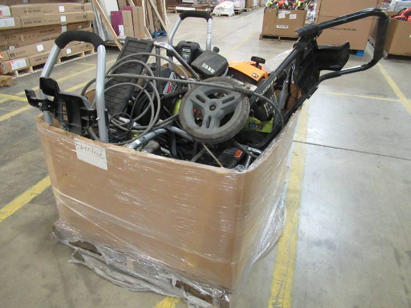 lot 52 image: WHOLESALE MIXED PALLET OF RETURNS - PRESSURE WASHERS AND STEAMERS