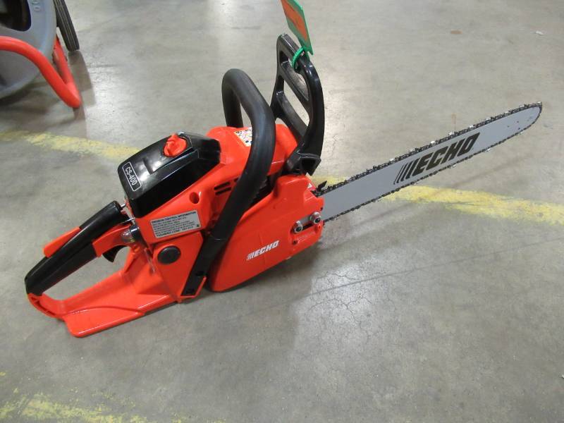 lot 69 image: ECHO 18 in. 40.2cc Gas Chainsaw, CS-400-18, Never used and in ery nice condition.