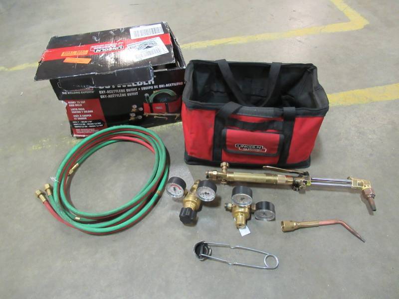 lot 71 image: Lincoln Electric Cut Welder Kit, KH838 - USED - BROKEN TIP