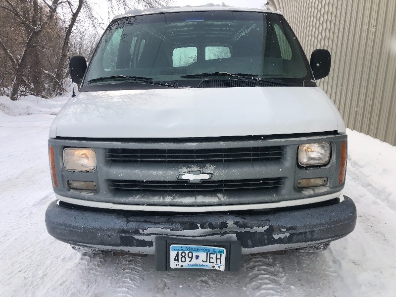 1997 CHEVY EXPRESS CARGO VAN NO RESERVE