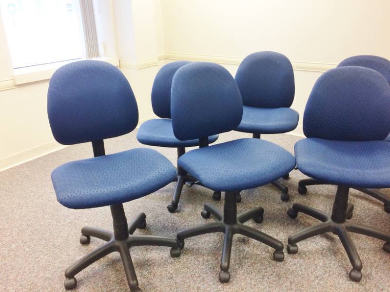 MSRP $1500 Lot Of 10&nbspUnited Chair Company 90Series NS Swivel Mid Back Extra Wide SeatTask Chair - Blue Fabric Deeply Contoured Seat and Back with&nbspPneumatic Seat Height Adjustment&nbsp- Great Condition - No Stains Or Tears