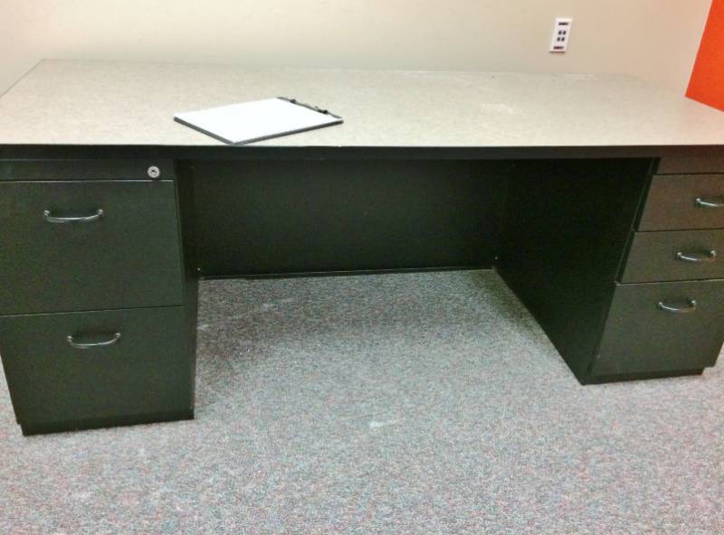 High Quality STEELCASE Desk with 2 &amp 3 Drawer Filing Cabinets - 6 - Excellent Condition