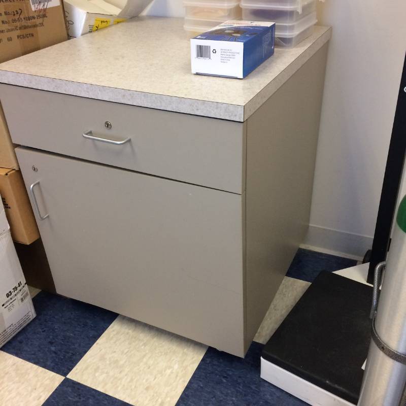 Mobile Heavy Duty Large Laminate Top 1 Drawer 1 Door Cabinet - Excellent Condition - No Key&nbsp