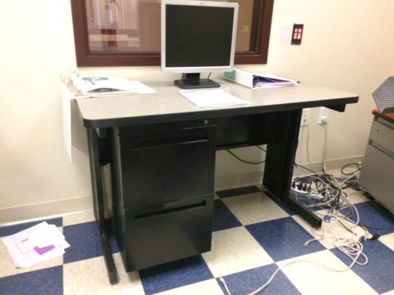Steelcase Computer Desk Workstation with 2 Drawer Mobile Filing Cabinet - Excellent Conditon