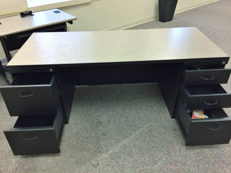 High Quality STEELCASE Desk with 2 &amp 3 Drawer Filing Cabinets - 6 - Excellent Condition