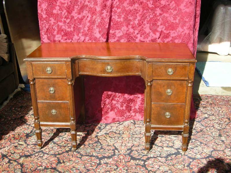 lot 3 image: Walnut Dressing TableVanity Desk