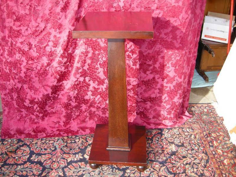 lot 10 image: Mahogany PodiumStand