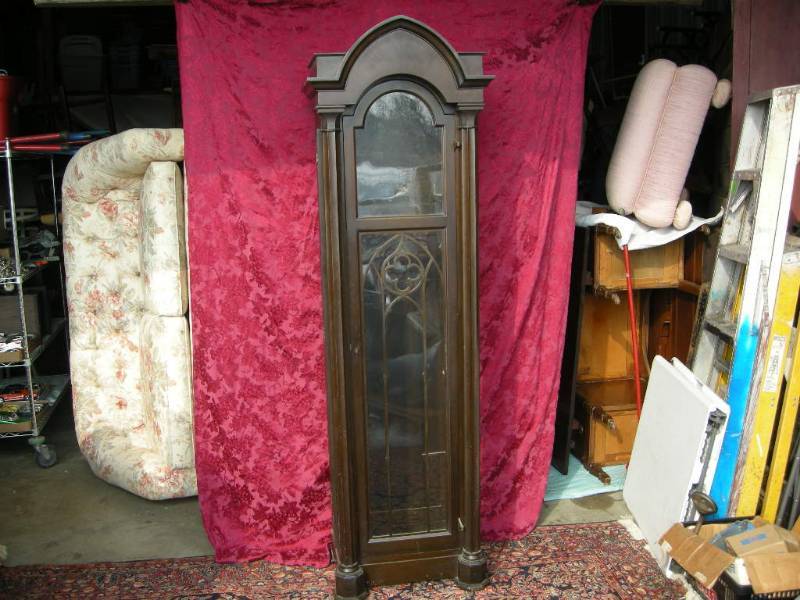 lot 20 image: Antique Colonial Mfg Co Grandfather Clock Cabinet
