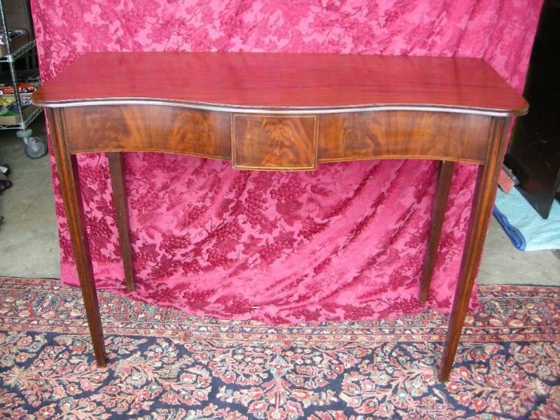 lot 26 image: Mahogany Side Table