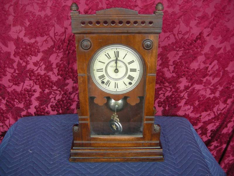 lot 31 image: Antique Seth Thomas (Gingerbread) Clock
