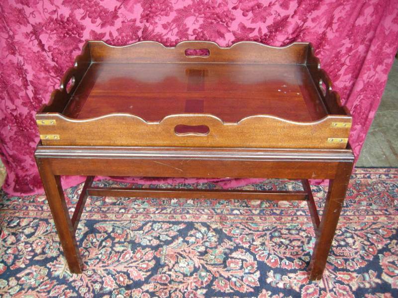 lot 35 image: Vintage 2pc Mahogany Serving Tray Table