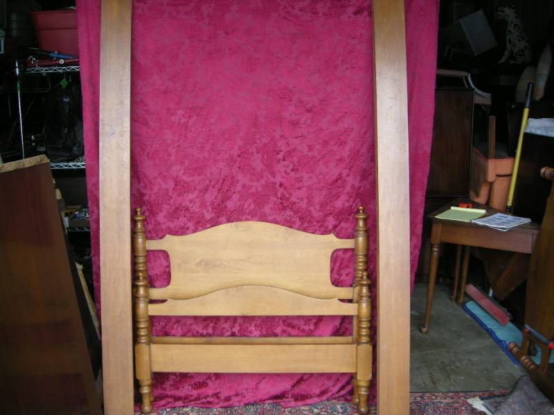 lot 36 image: CB Furniture Reproduction Twin Bed