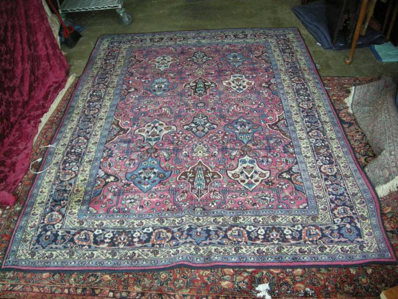 lot 42 image: Vintage 6 x 8-12 Oriental Rug
