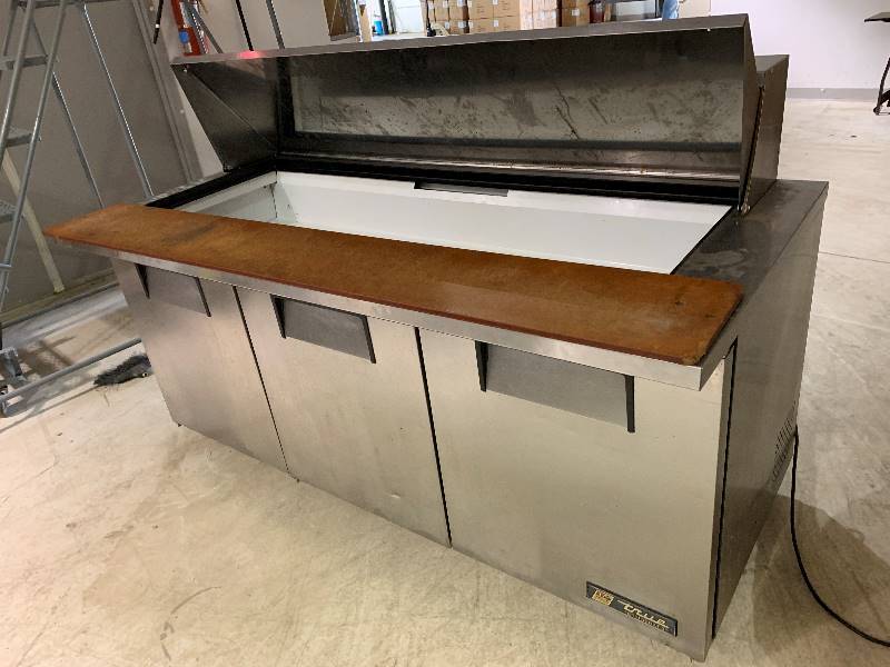 True 72 3 Door Refrigerated Prep Table TSSU-72-30M-B-ST -1Runs Cools