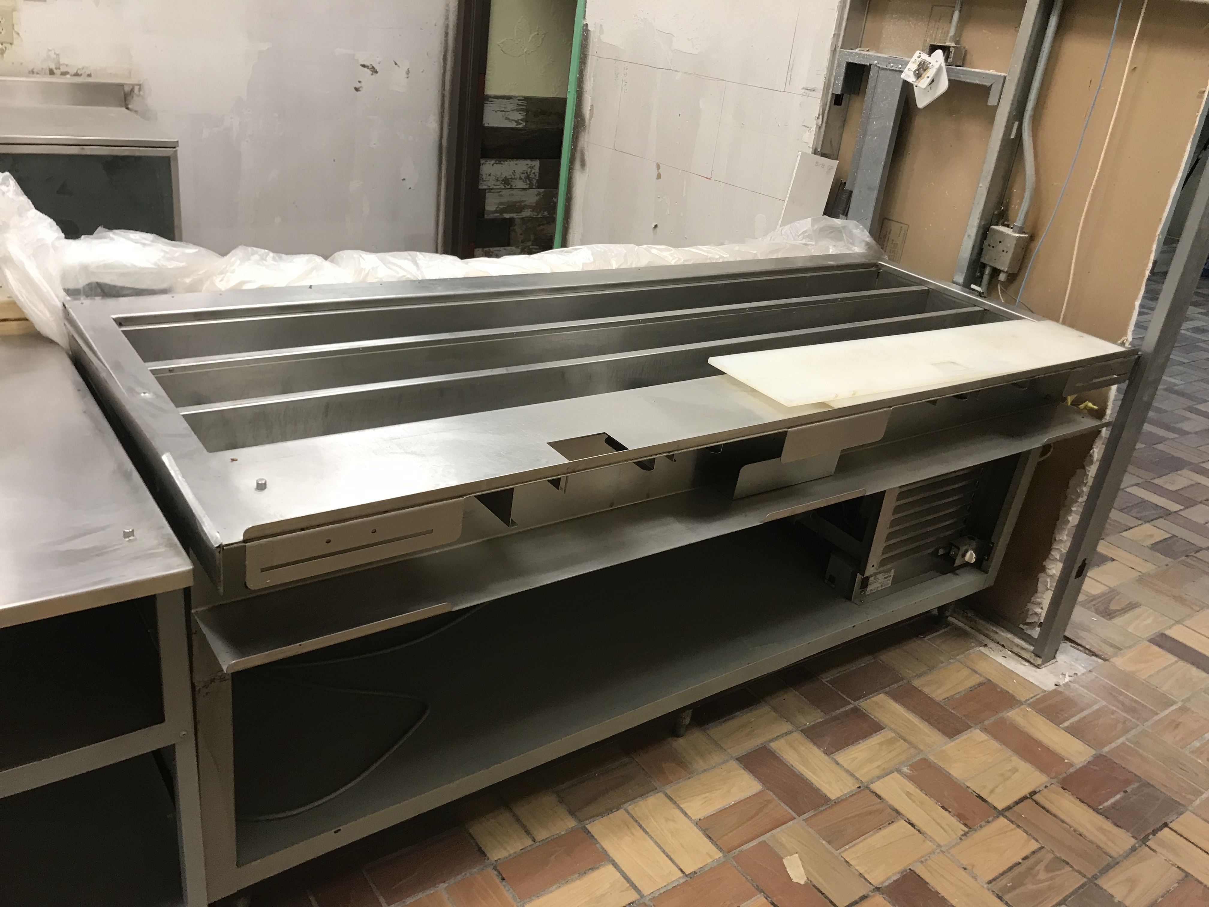 Duke Stainless Steel Refrigerated Prep Table Model # SUB-China Plates-TC72A-M - 120 Volt - 7.9 Amps 72 x 34.25 x 34.5 NSF ApprovedRuns Cools