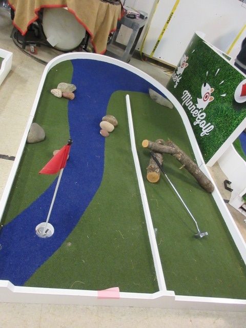 MINI GOLF HOLE