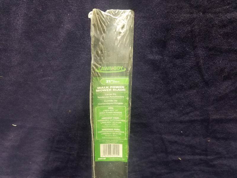 lot 24 image: Lawn Boy 21 Walk Power Mower Blade