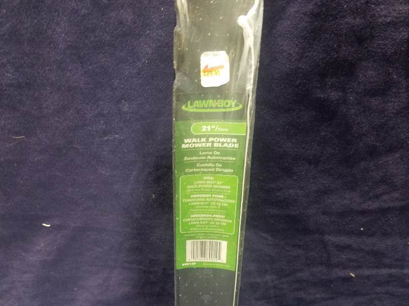 lot 25 image: Lawn Boy 21 Walk Power Mower Blade