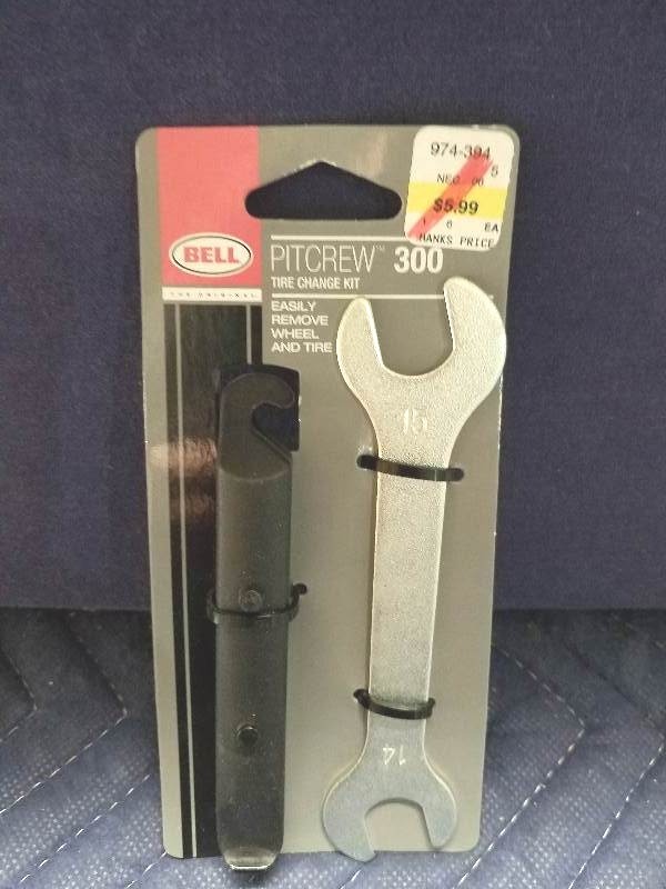 lot 82 image: Bell Pit Crew Tire Change Kits