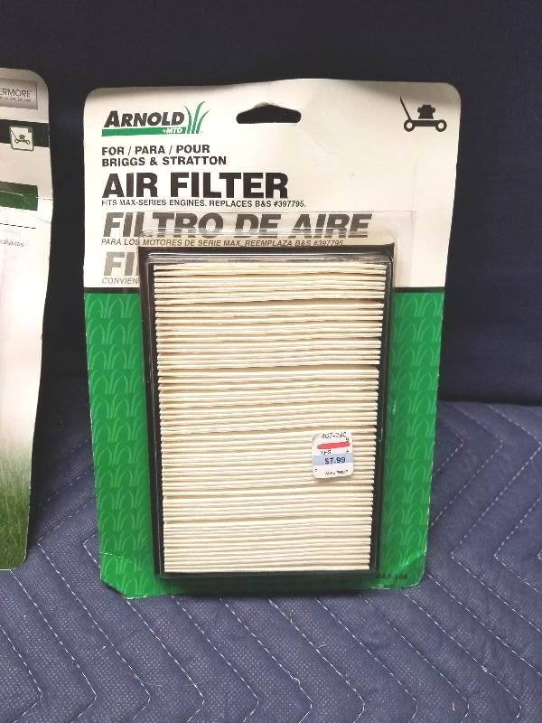 lot 145 image: Assorted Small Engine Air Filters