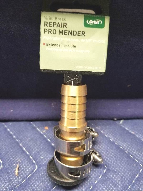 lot 149 image: Orbit 58 Brass Repair Pro Hose Menders