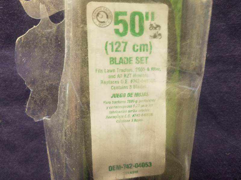 lot 171 image: Genuine Factory Parts 50 3-Blade Set