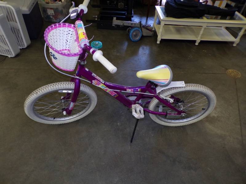 lot 94 image: Girls Bike