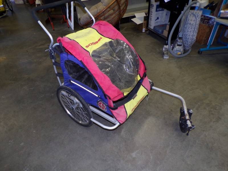 lot 95 image: Schwinn Jogger, Bike Trailer