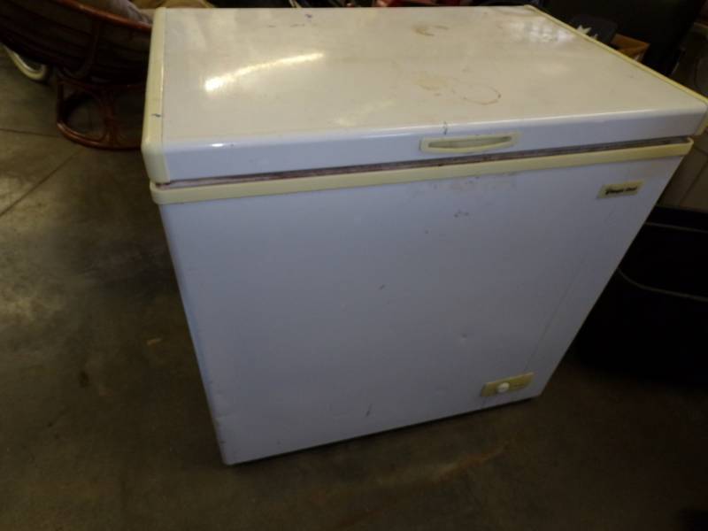 lot 99 image: Chest Freezer