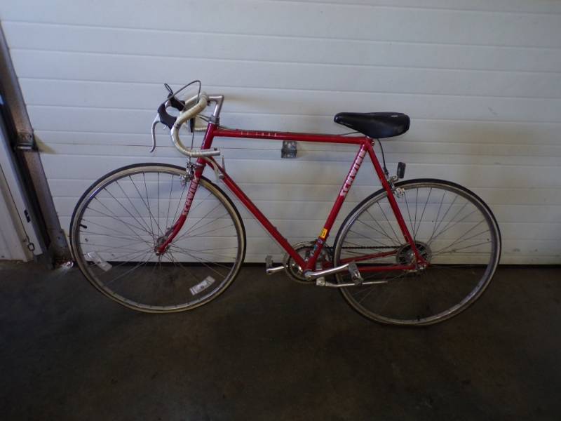 lot 103 image: Vintage Schwinn LE Tour 10 Speed Bike