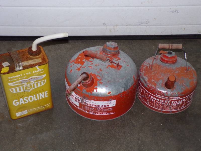 lot 106 image: 3 Vintage Gas Cans