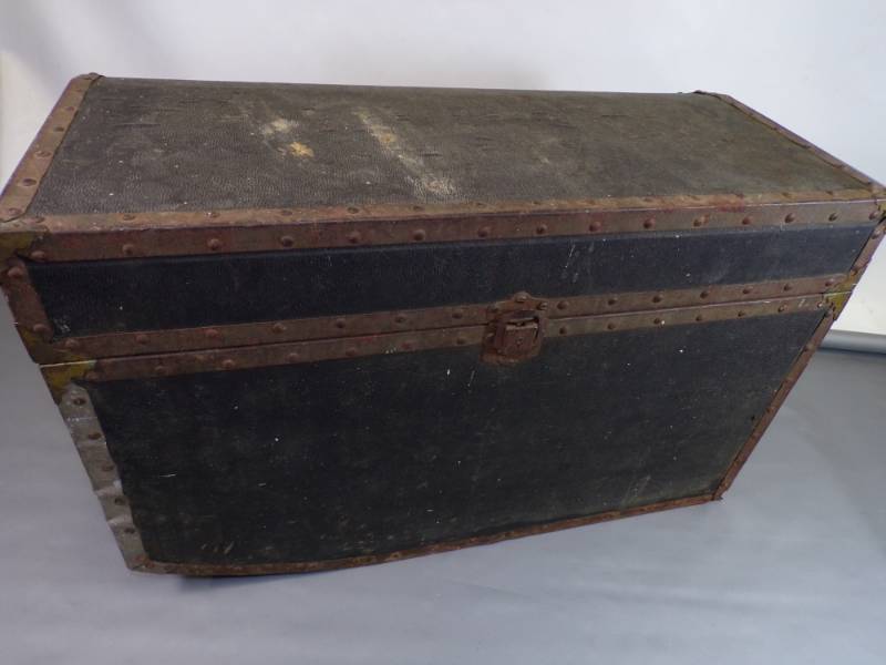 lot 5 image: Original Early 1900s Model A Rear Luggage Trunk