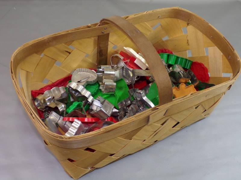 lot 13 image: Basket full of Vintage Cookie Cutters