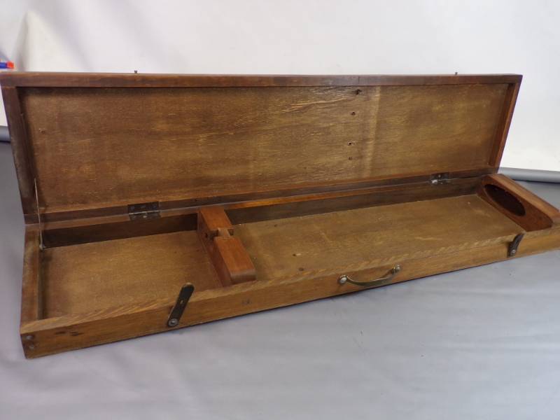lot 20 image: Fantastic Folk Art Gun Case