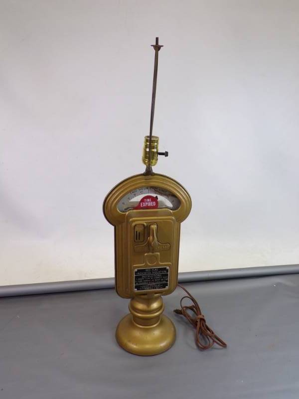 lot 22 image: Authentic Retired Chicago Parking Meter Lamp
