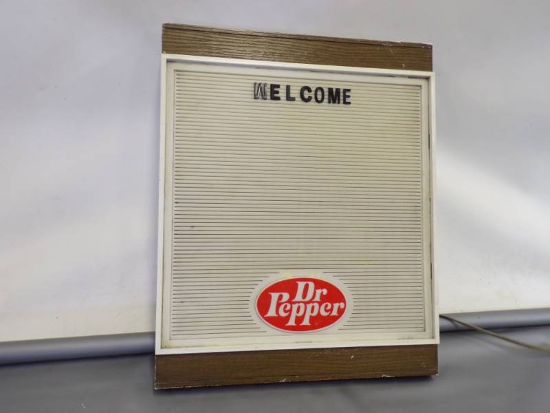 lot 26 image: Light Up Dr Pepper Menu Board
