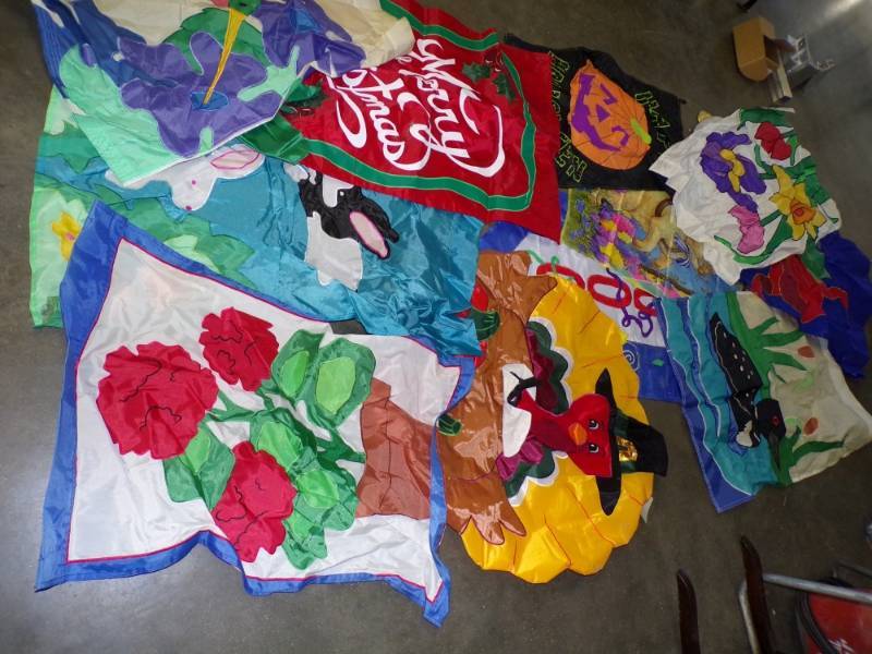 lot 36 image: Large Lot of Seasonal Banners and Flags 10 