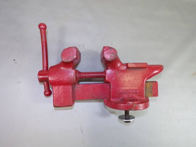 lot 43 image: USA Made Bench Vice
