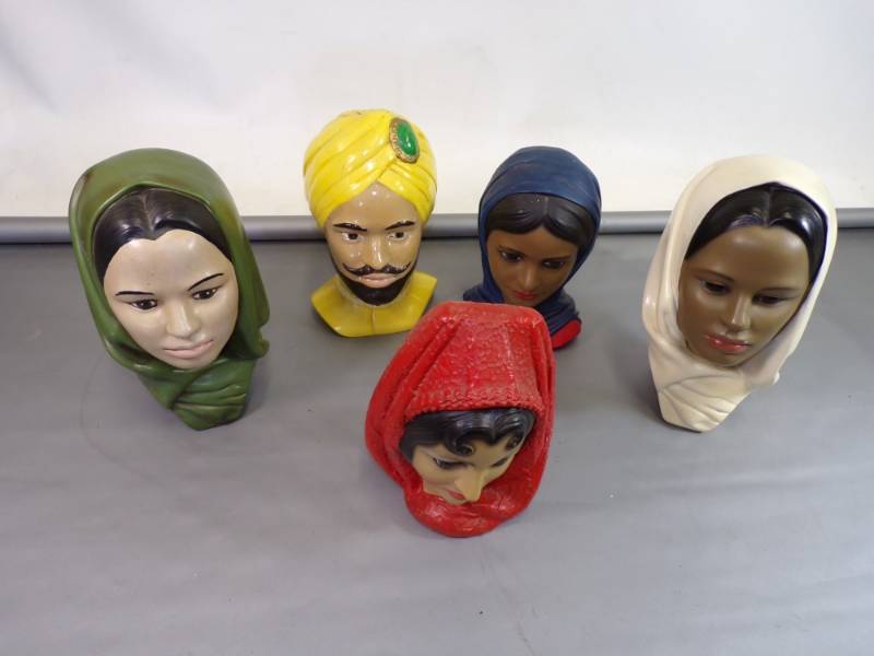 lot 47 image: 5 Lego Japan Made Busts